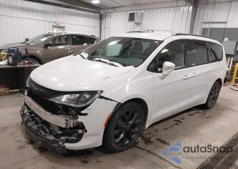 2018 Chrysler Pacifica Touring L Plus z USA, uszkodzony, nr VIN 2C4RC1EG9JR204295